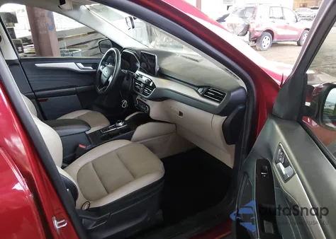 2021 Ford Escape Sel z USA, uszkodzony, nr VIN 1FMCU0H60MUB05836